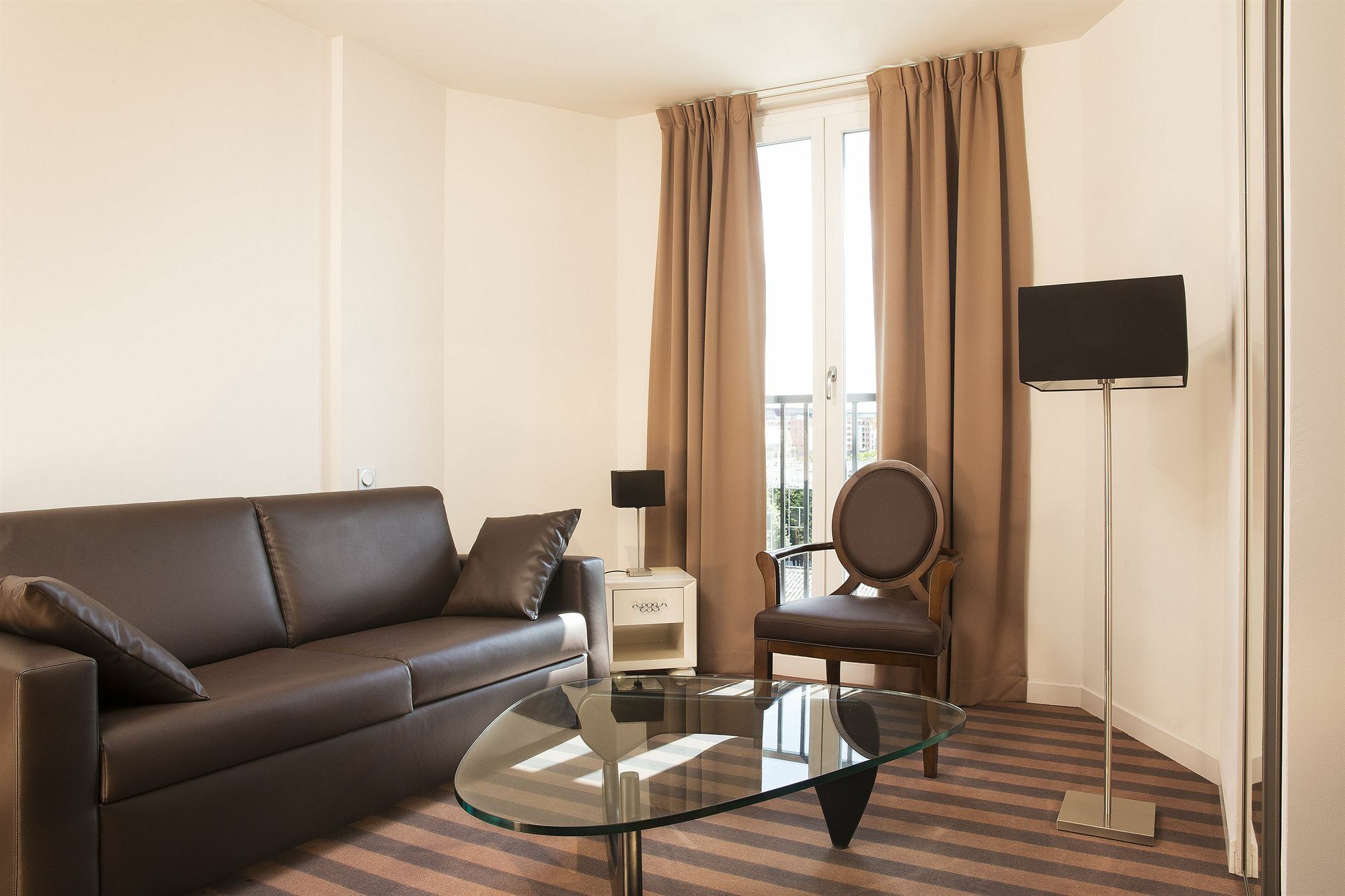 Executive Hotel Paris Женвилье Экстерьер фото